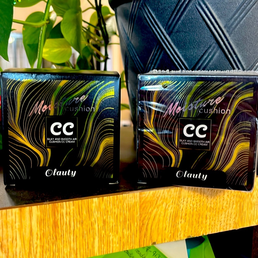 Two Olauty Air Cushion Silky and Smooth CC Moisture Cream